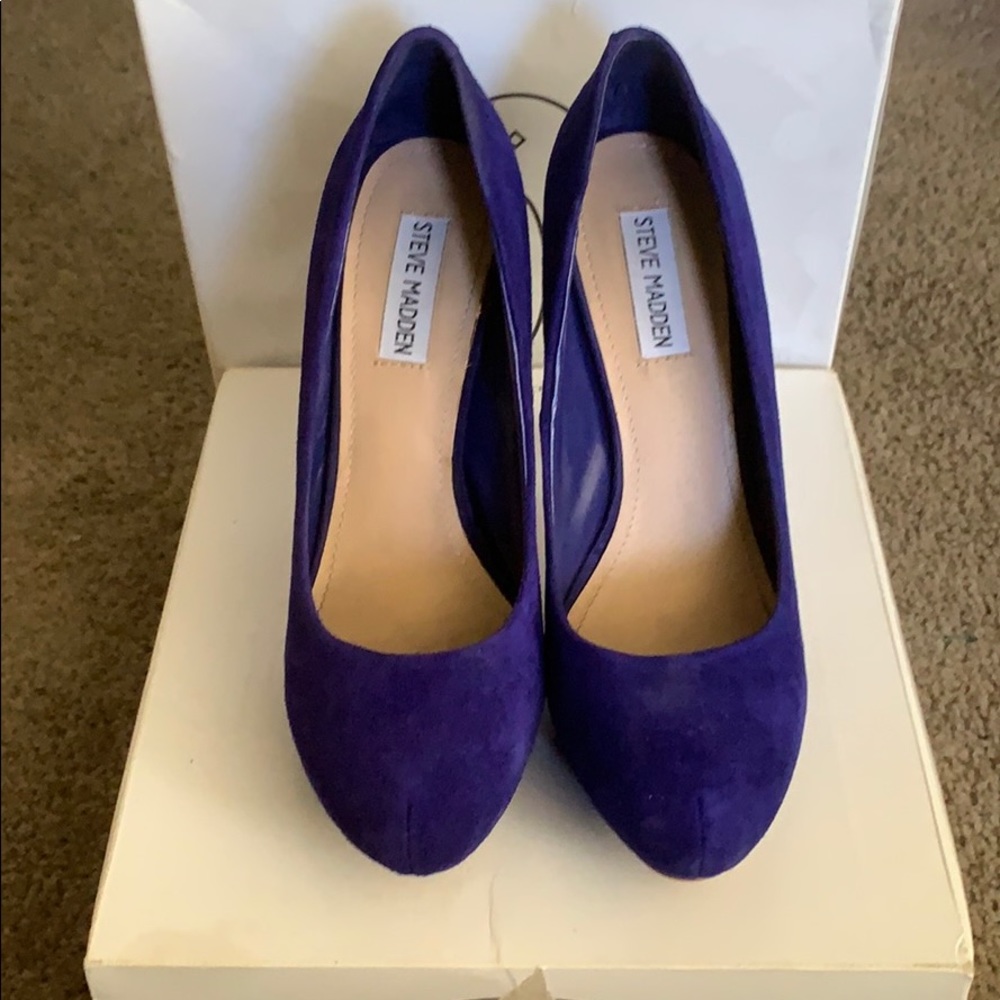 Steve Madden suede heels